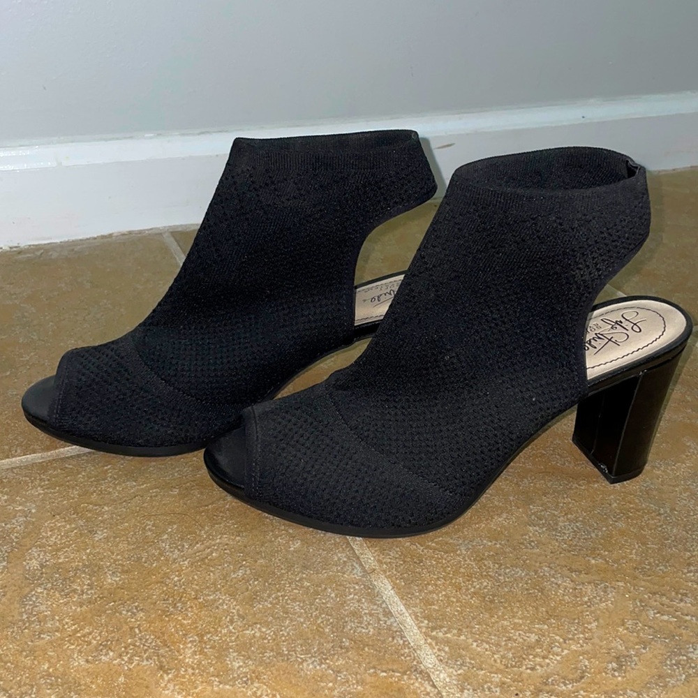 Barely worn life stride fabric upper stretch booties size 10 womens
